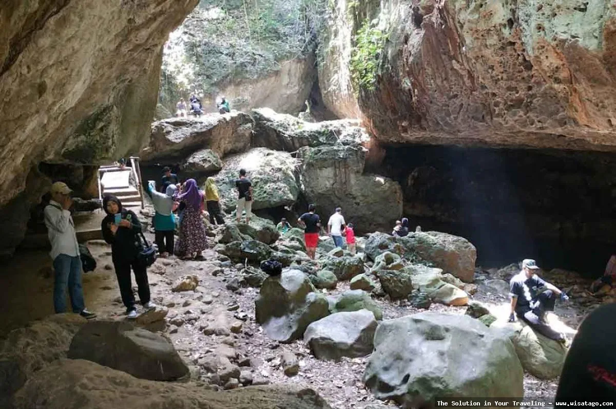 Goa Kiskendo: pesona mistis dan alami