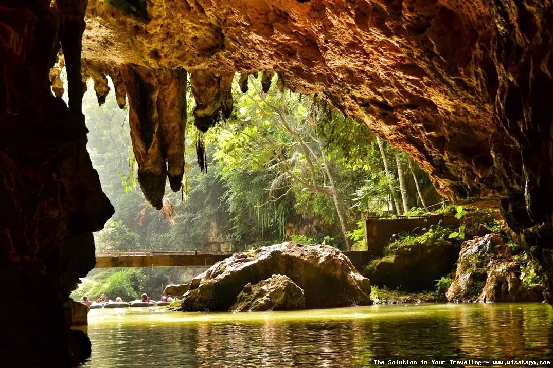 Goa Pindul: wisata susur sungai.