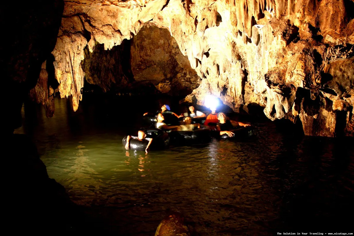 Goa Pindul: susur sungai dalam gua