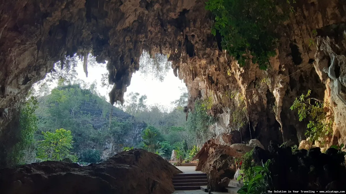 Gua Maria Tritis, tempat ziarah.