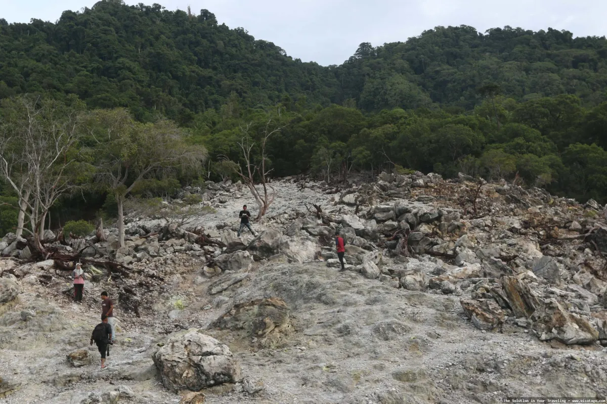 Gunung Berapi Jaboi, kawah berasap