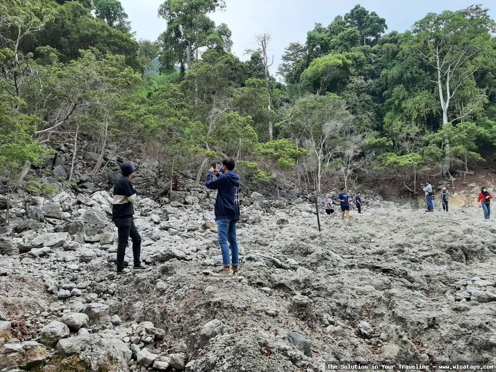 Gunung Berapi Jaboi: kawah berasap aktif