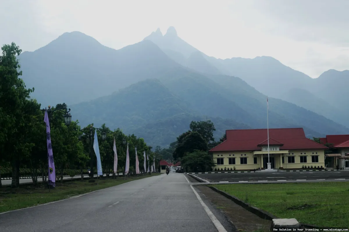 Gunung Daik: Pemandangan puncak menakjubkan