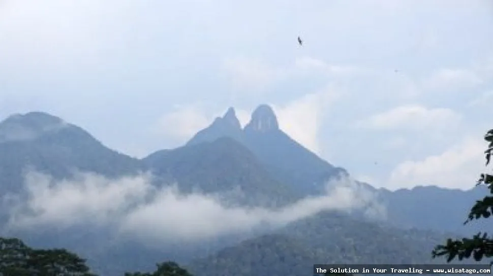 Gunung Daik: Keindahan alam memukau