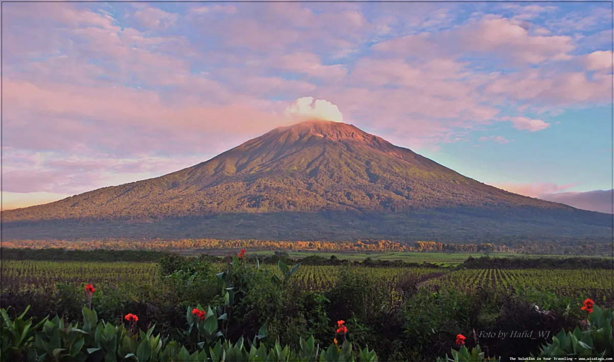 Gunung Kerinci, puncak tertinggi Sumatera