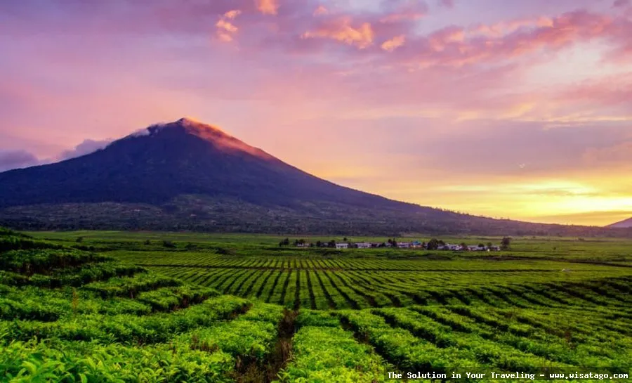 Gunung Kerinci, puncak Sumatera tertinggi