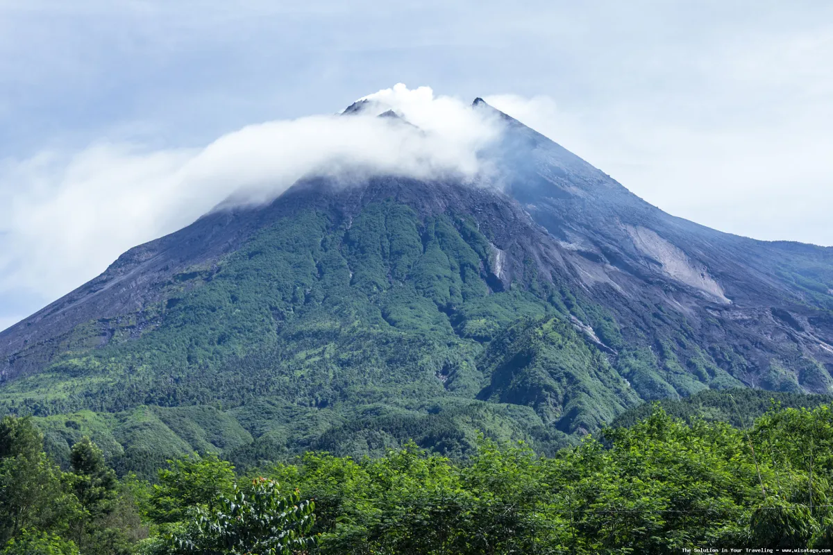 Gunung Merapi, lanskap vulkanik yang megah