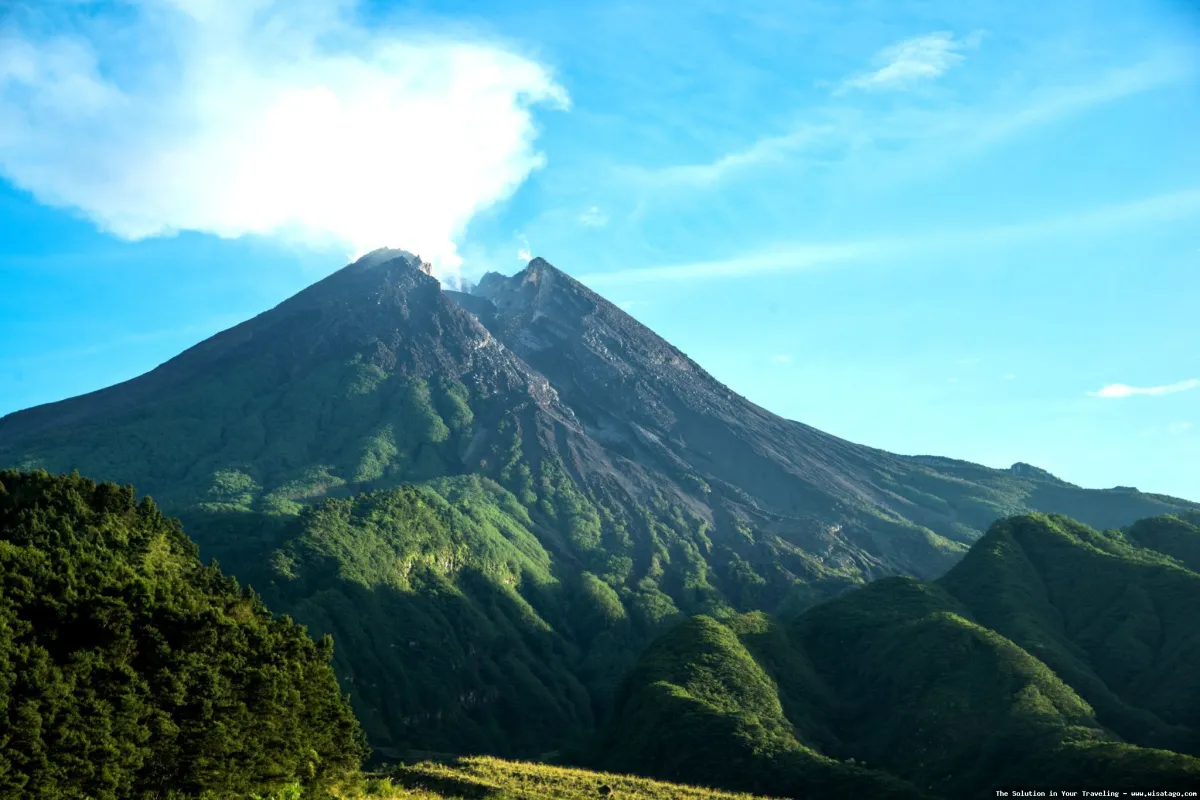 Gunung Merapi, keindahan alam yang megah