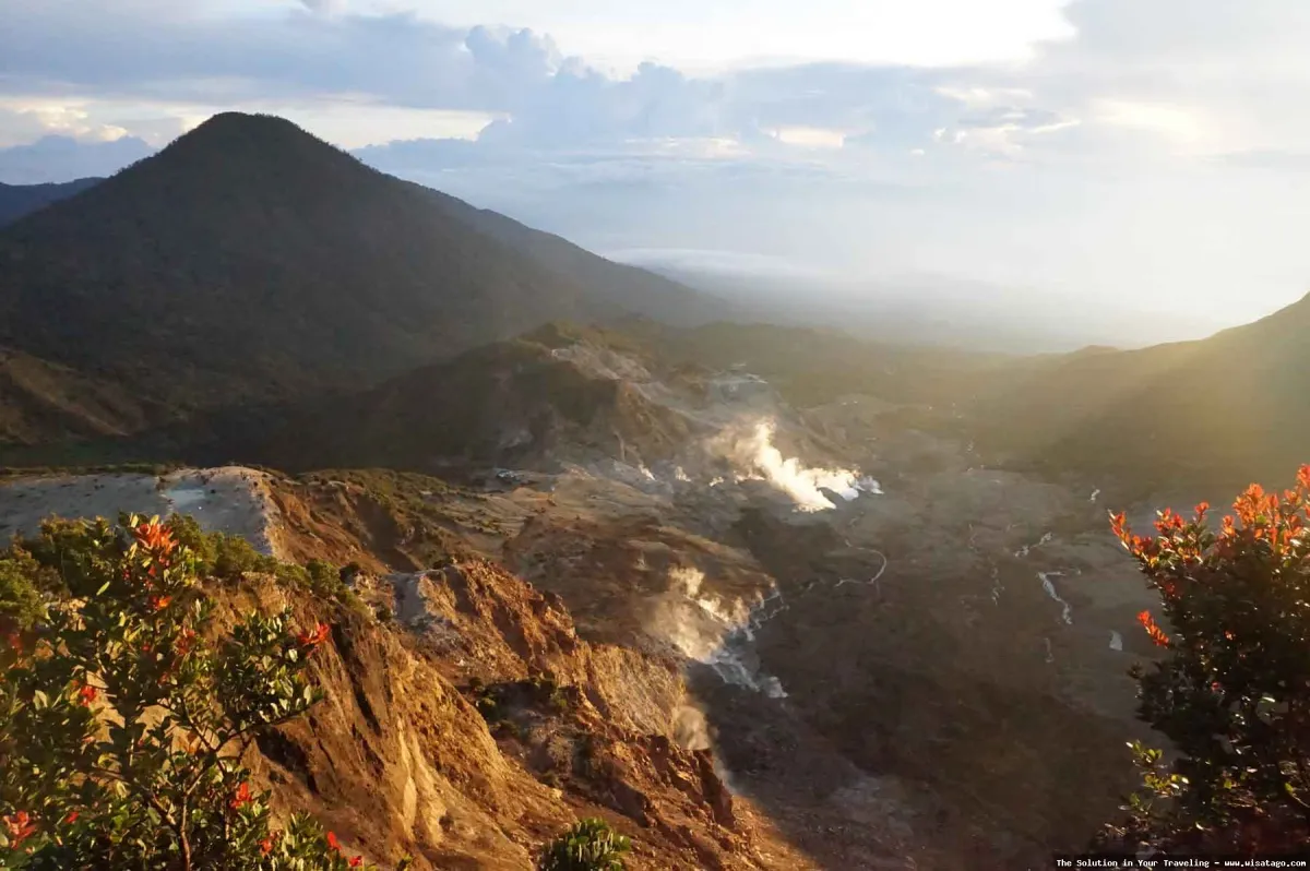 Gunung Papandayan, kawah yang memukau