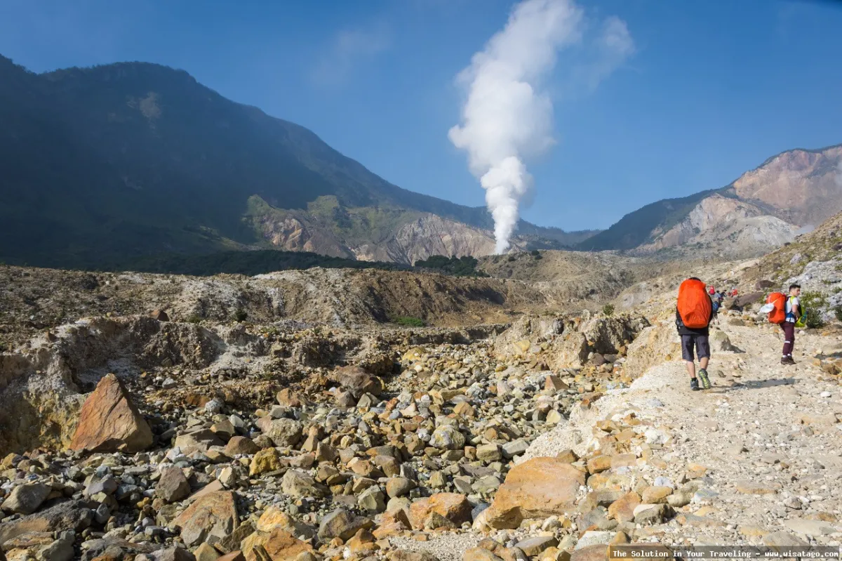 Gunung Papandayan, kawah yang memukau