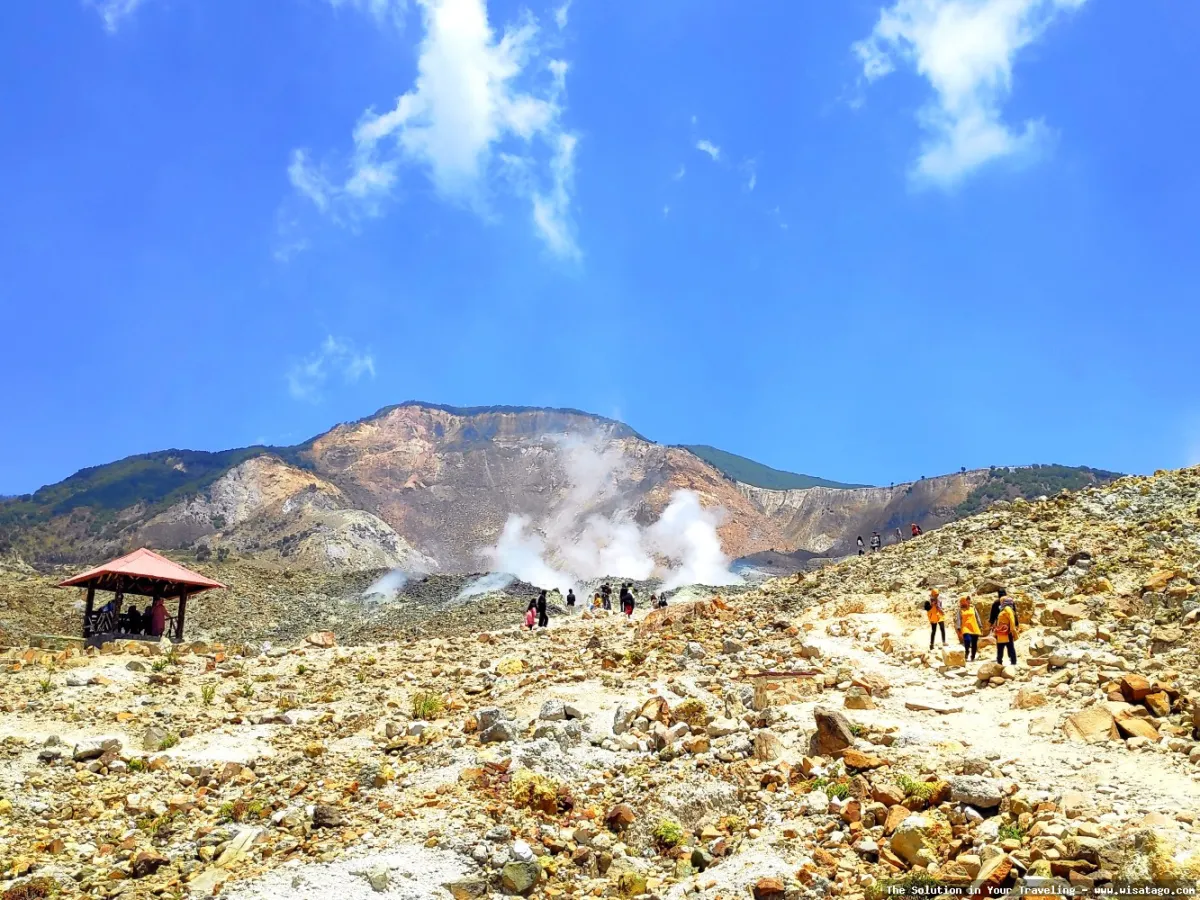 Gunung Papandayan: kawah yang memukau