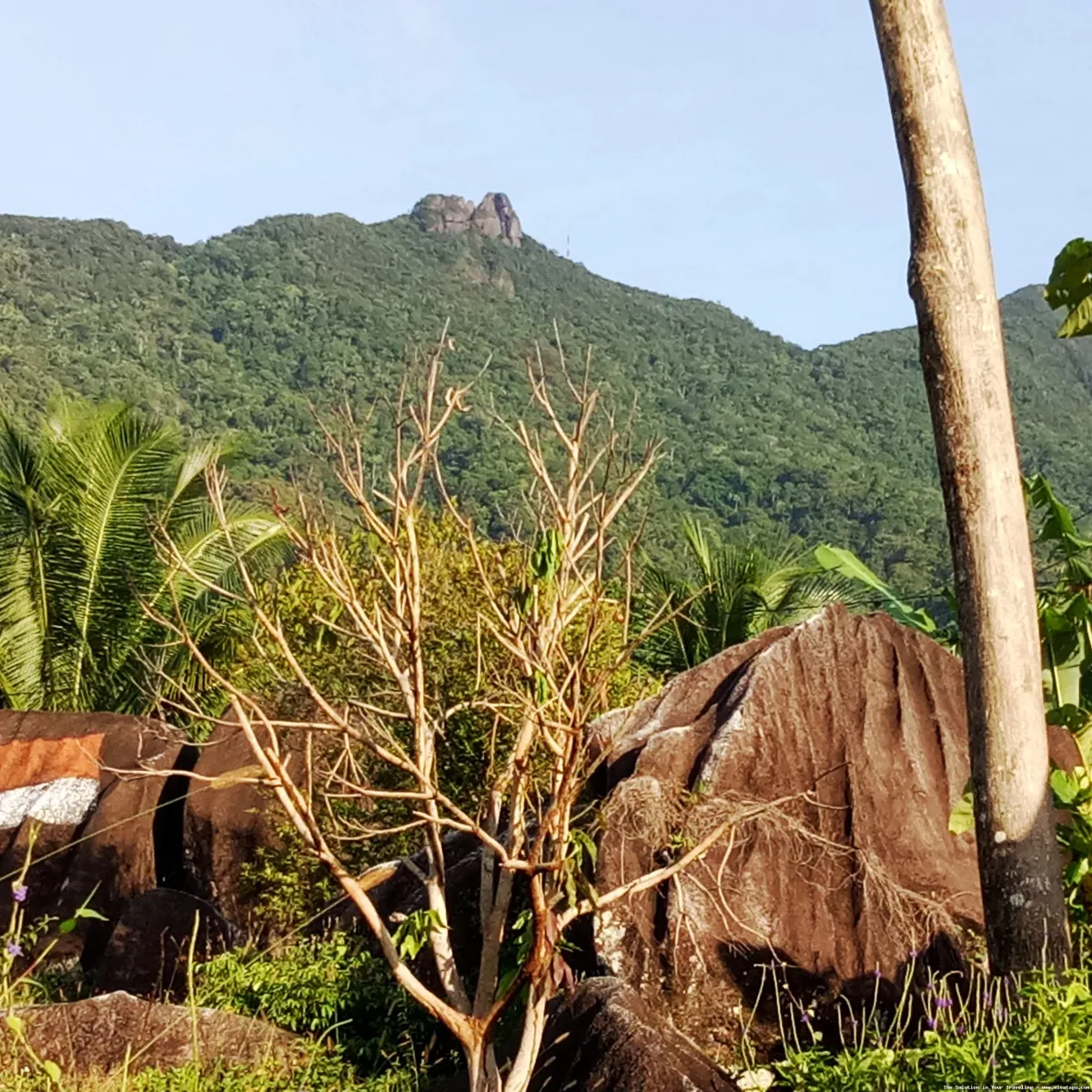 Gunung Ranai: puncak tertinggi Natuna