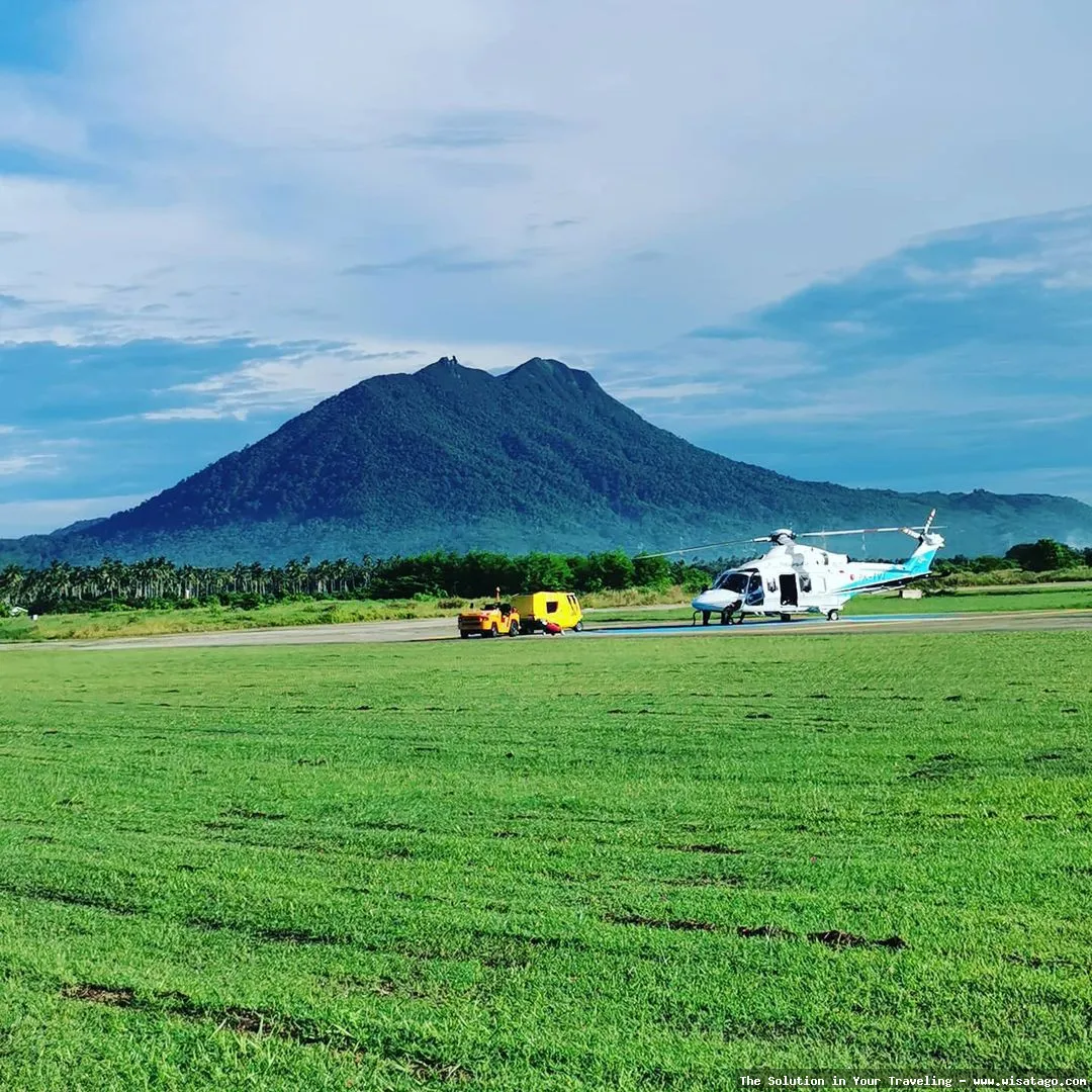 Gunung Ranai, puncak tertinggi Natuna