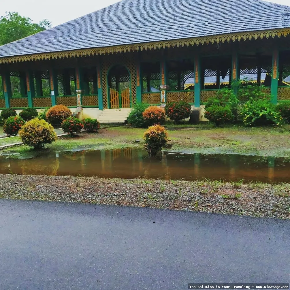 Istana Damnah: kemegahan arsitektur bersejarah