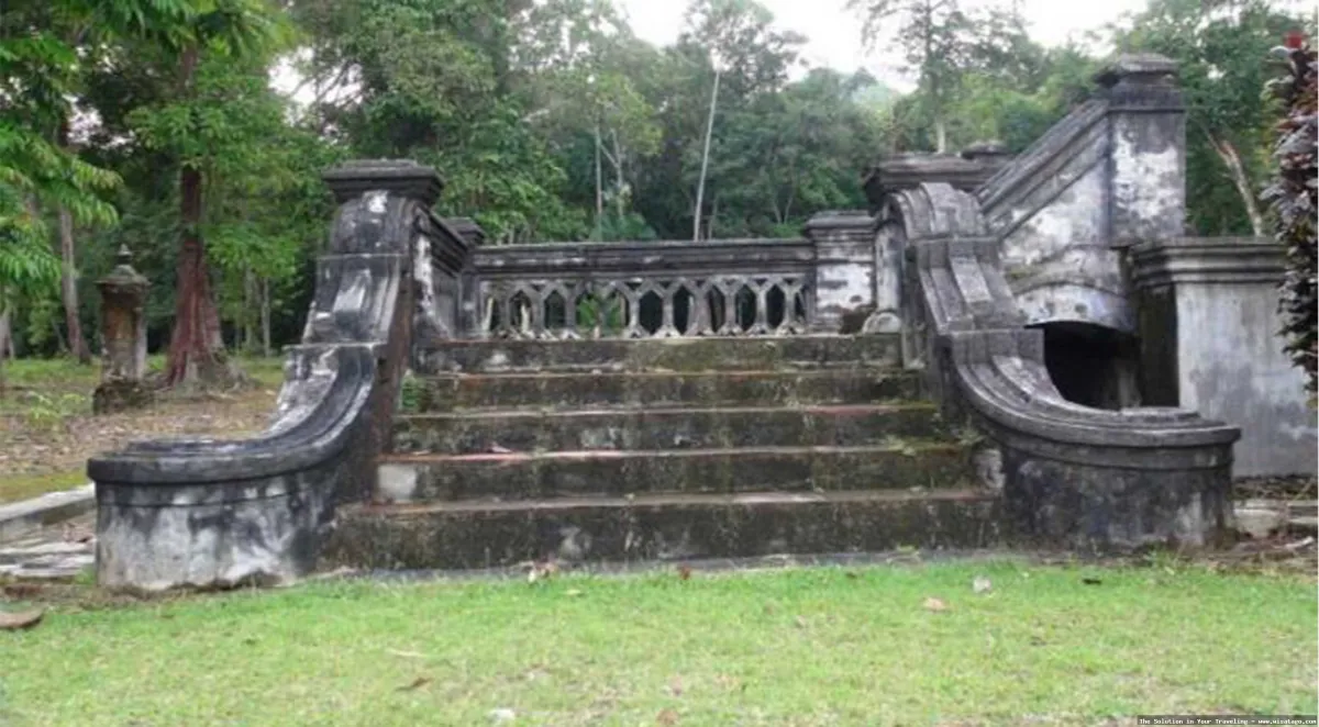 Istana Damnah: kemegahan arsitektur bersejarah