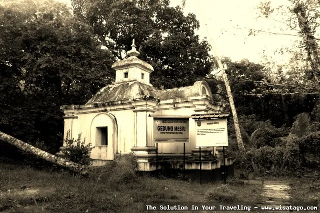 Istana Engku Bilik, bangunan bersejarah.