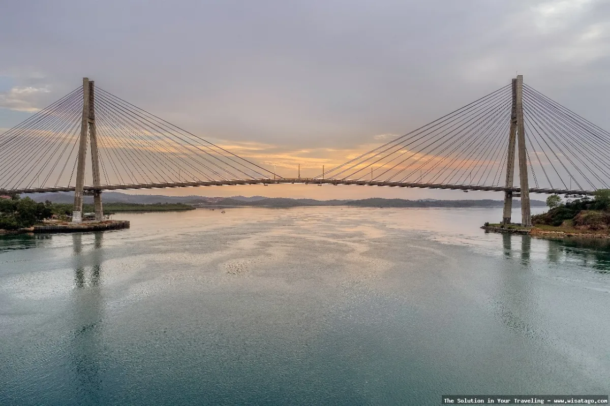 Jembatan Barelang ikonik yang megah.
