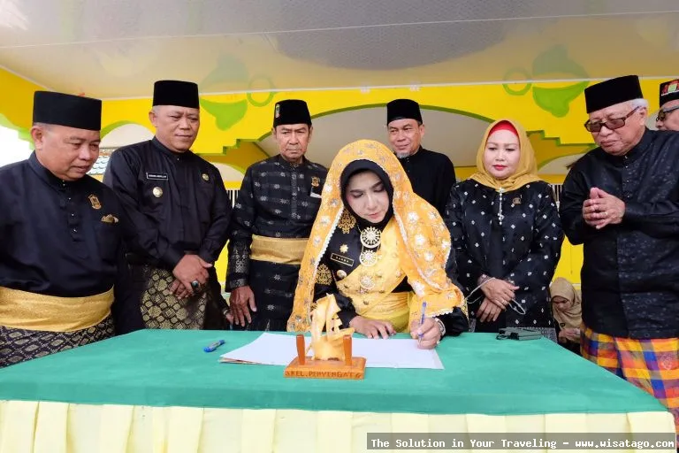 Jembatan Engku Puteri Raja Hamidah megah