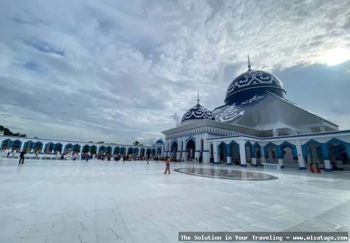 Jembatan Engku Puteri Raja Hamidah megah.