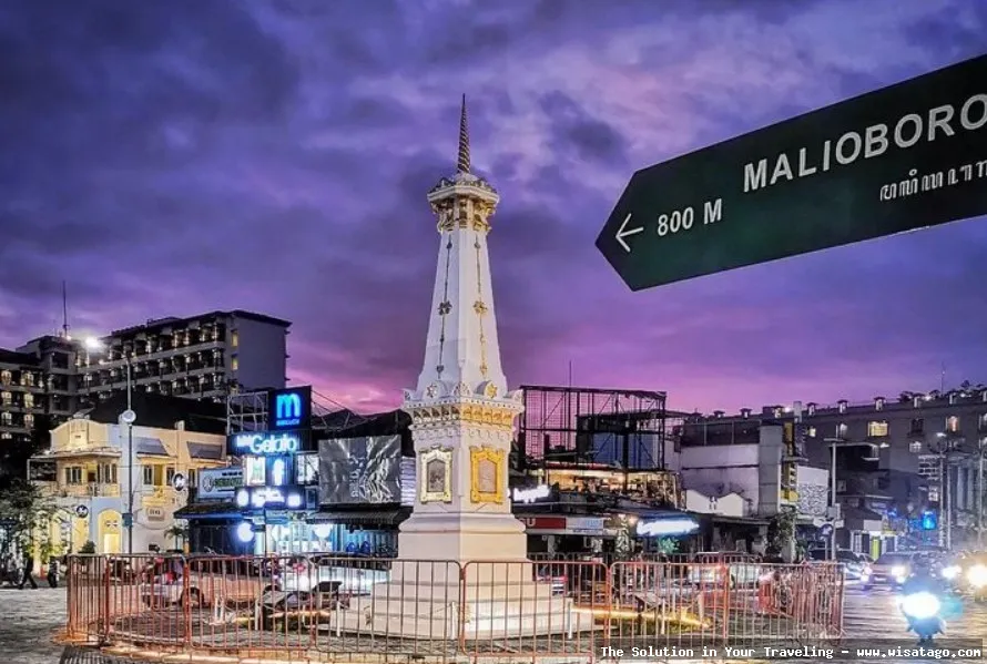 Jogja: Suasana jalan Malioboro yang ramai