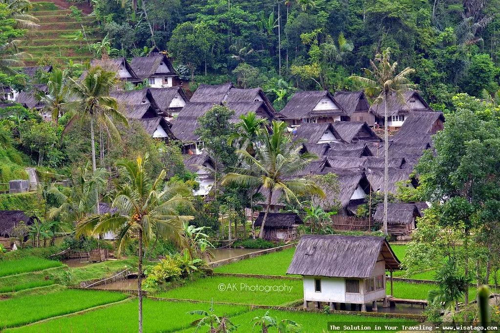 Kampung Naga: Kehidupan tradisional yang lestari
