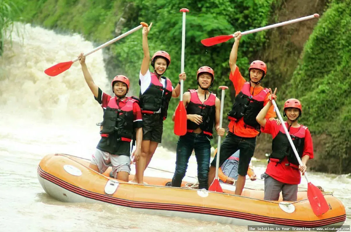 Kasembon Rafting: serunya arung jeram
