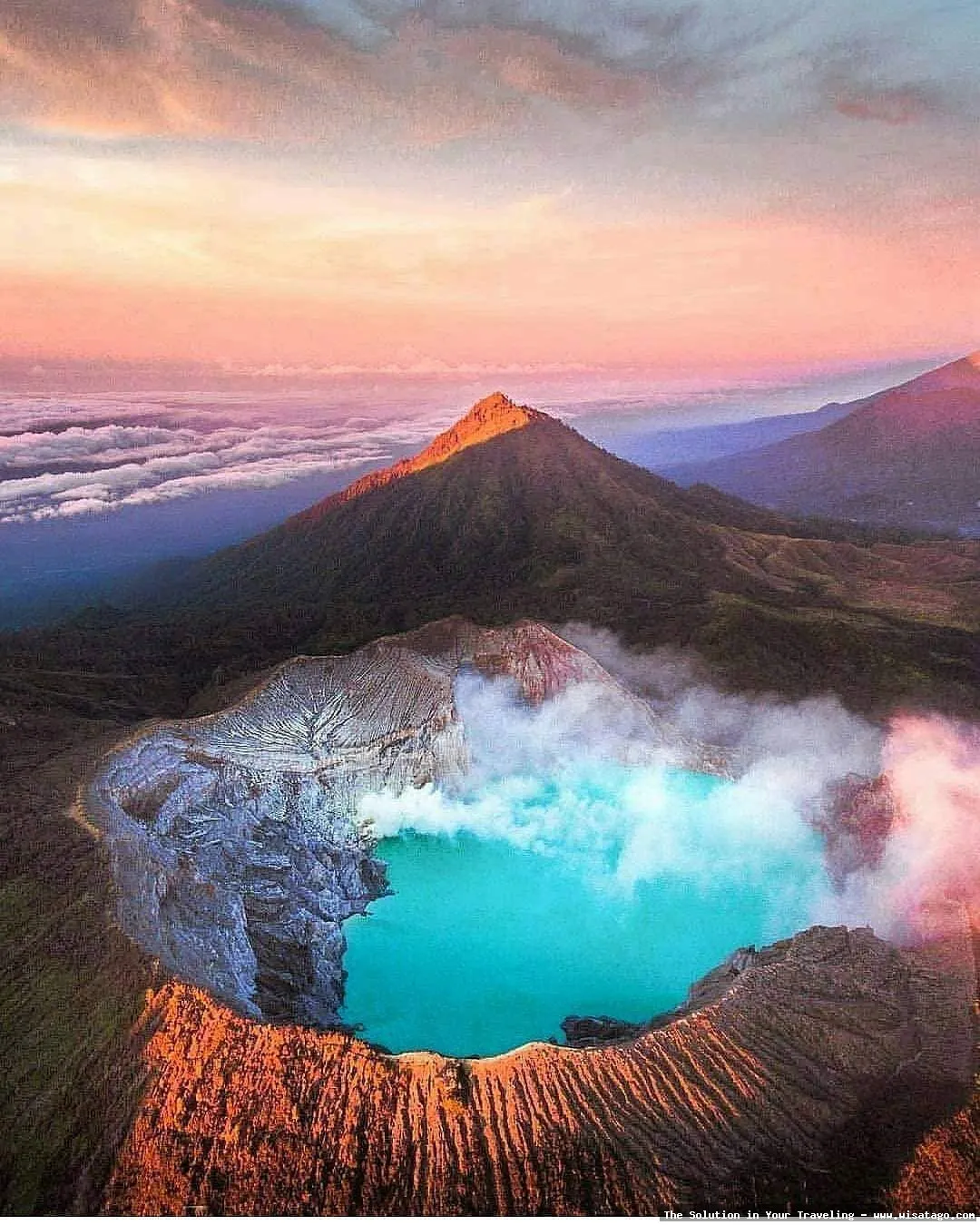 Kawah Ijen: danau kawah biru
