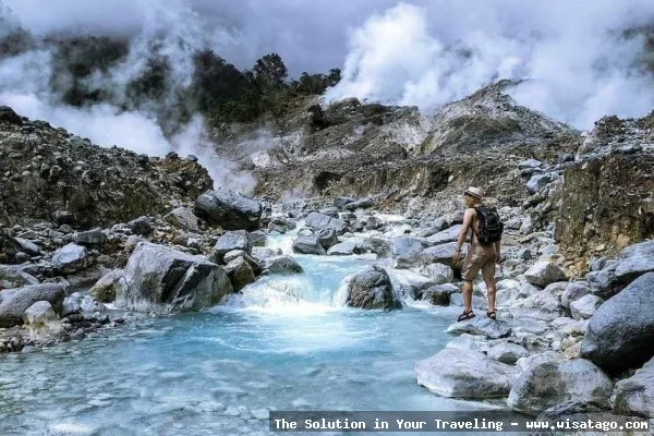 Kawah Ratu: keindahan kawah vulkanik