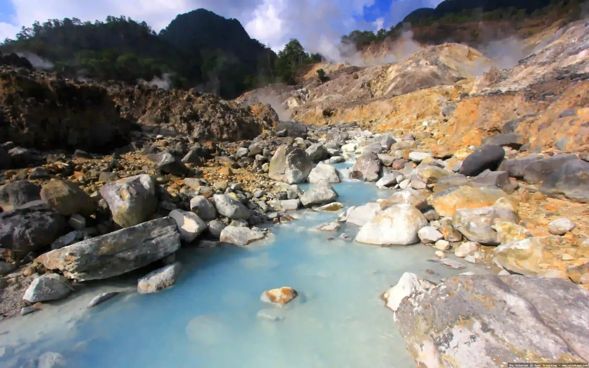 Kawah Ratu: panorama kawah yang indah
