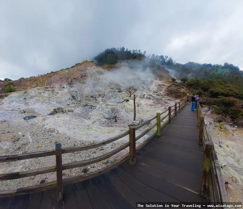 Kawah Sikidang: lanskap vulkanik yang unik