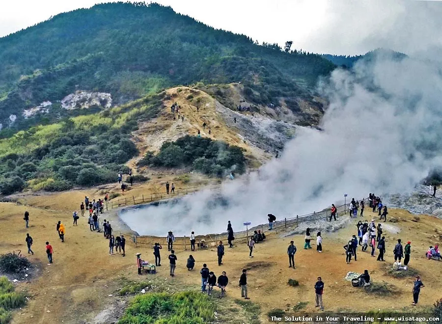 Kawah Sikidang: lanskap vulkanik yang unik