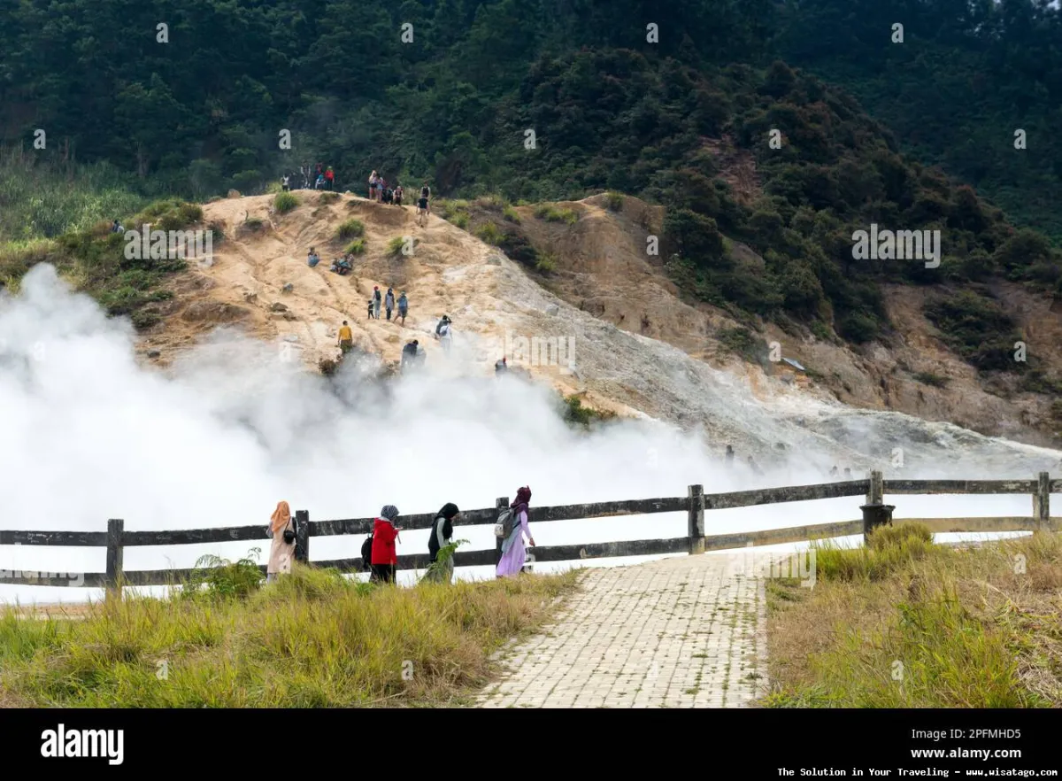 Kawah Sikidang: lanskap vulkanik yang unik