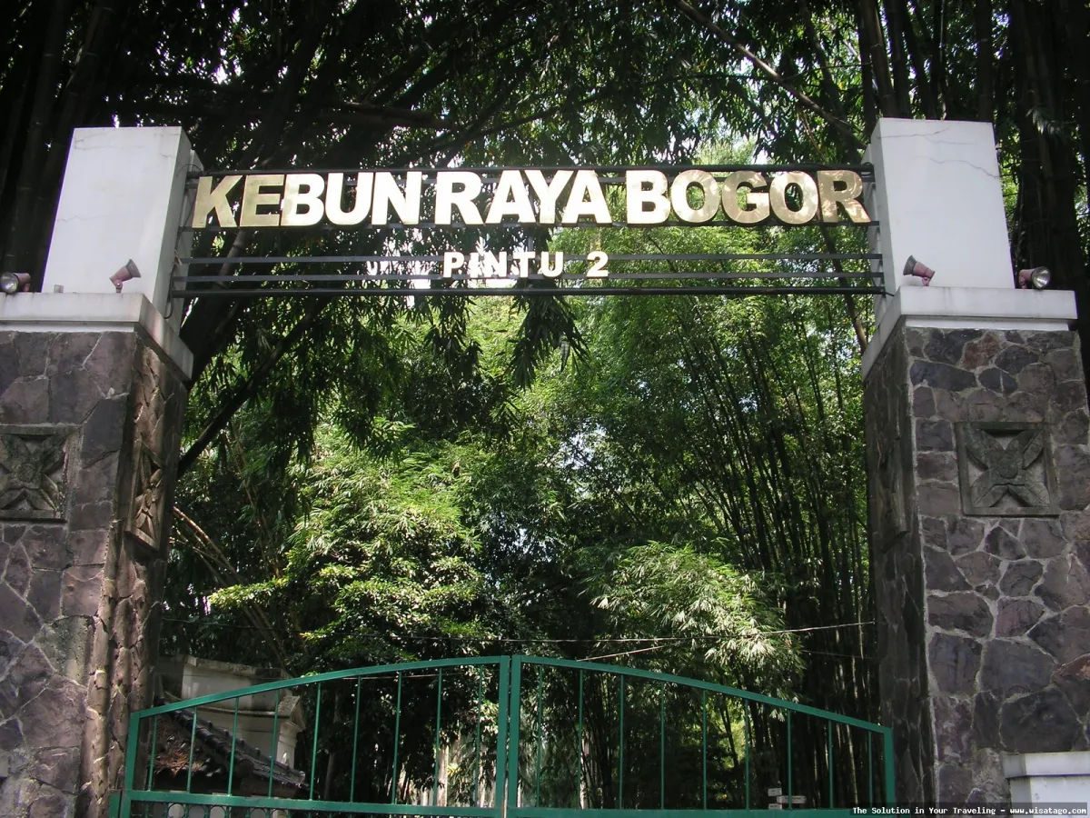 Kebun Raya Bogor yang asri alami