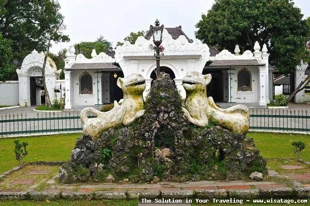 Keraton Kasepuhan Cirebon, arsitektur megah.
