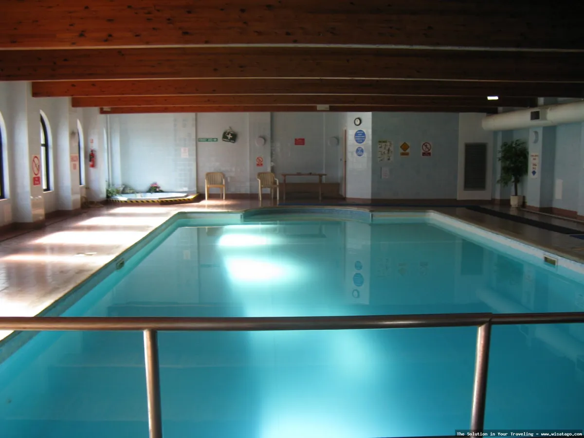 Kimo Swimming Pool yang menyegarkan