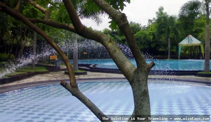 Kimo Swimming Pool yang menyegarkan
