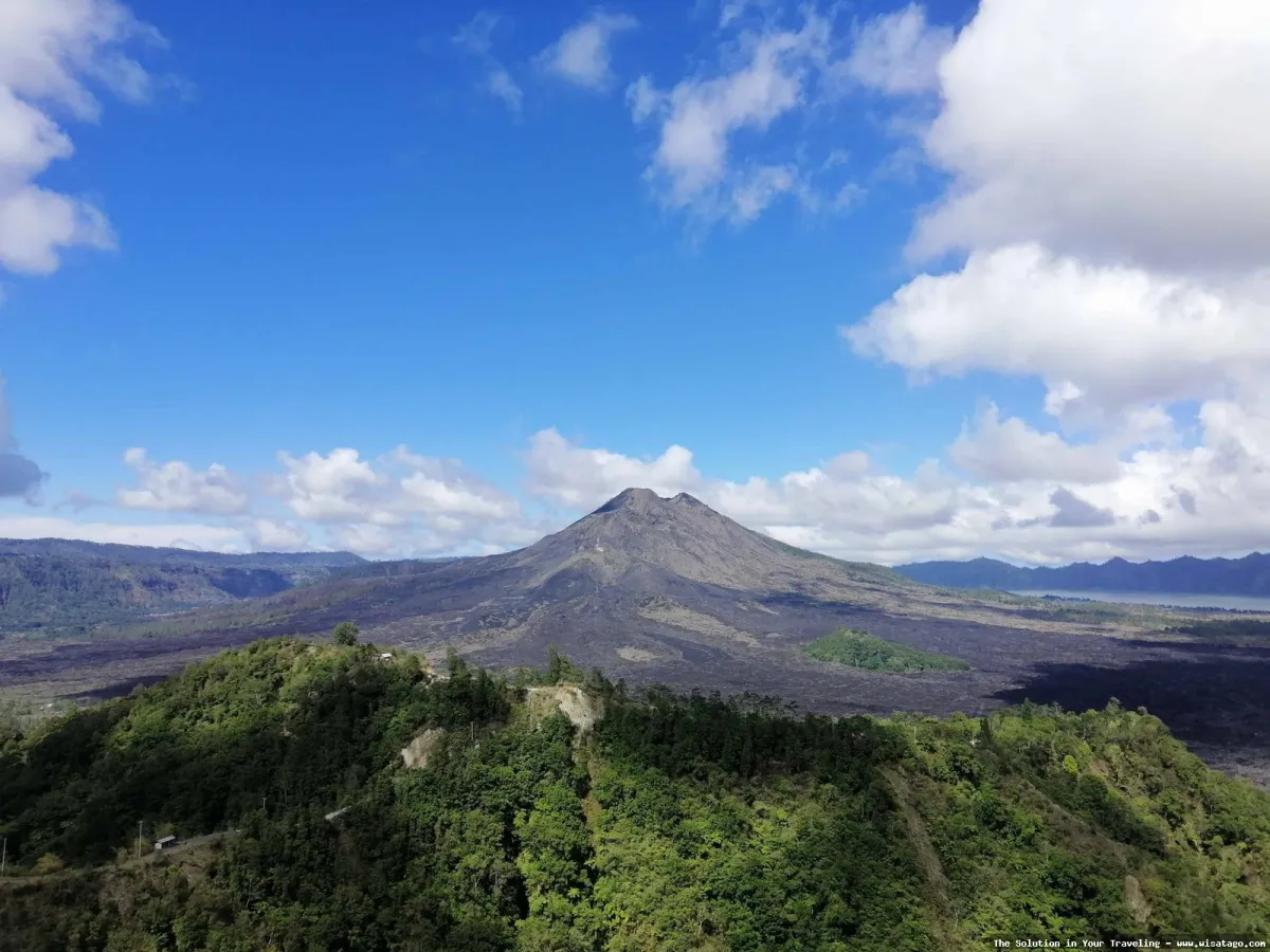 Kintamani: pemandangan danau dan gunung