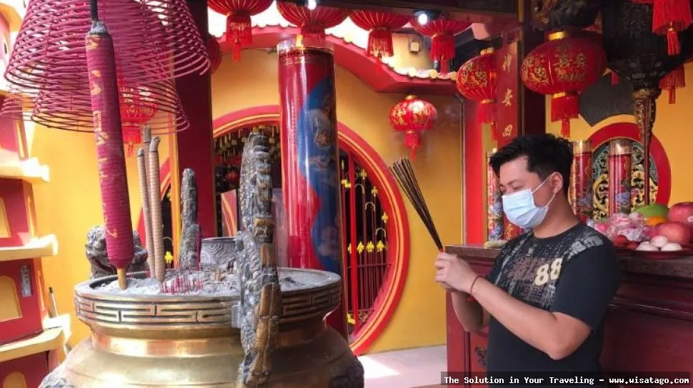 Klenteng Kim Hin Kiong tampak megah.
