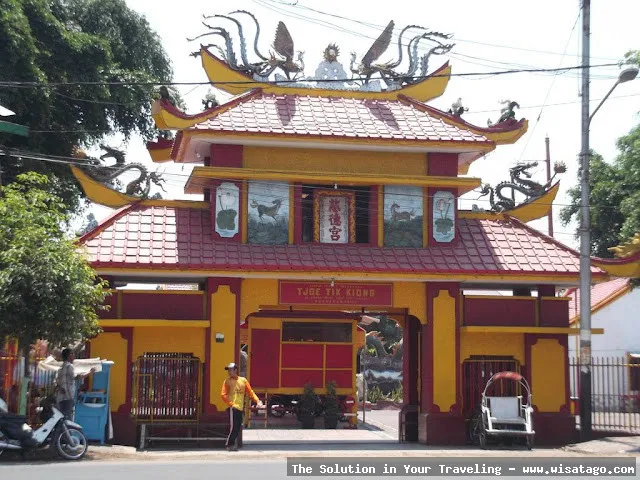 Klenteng Tjoe Ling Kiong yang megah