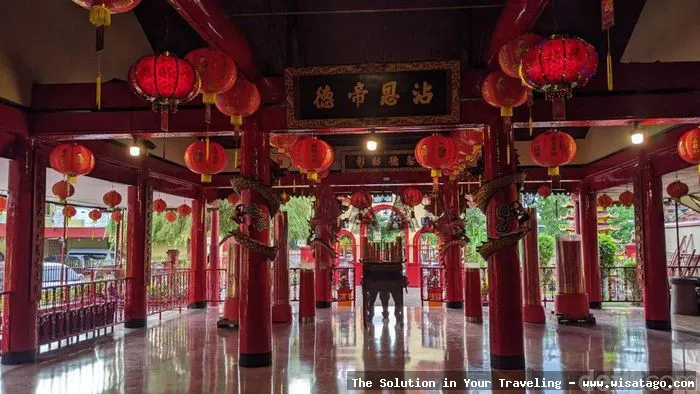 Klenteng Tjoe Ling Kiong yang megah