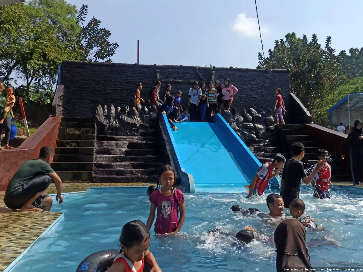 Kolam Renang Ciheuleut yang menyegarkan