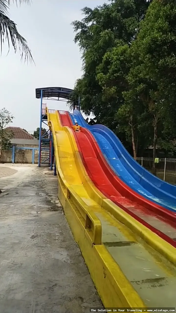 Kolam Renang Pasir Putih yang memukau