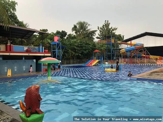 Kolam Renang Pasir Putih yang menawan