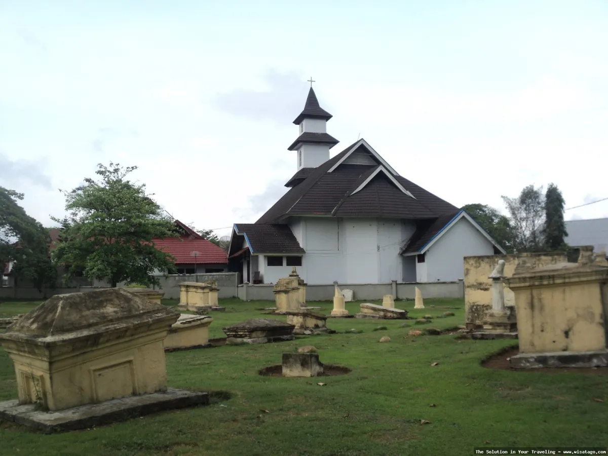 Kompleks Makam Inggris yang megah.