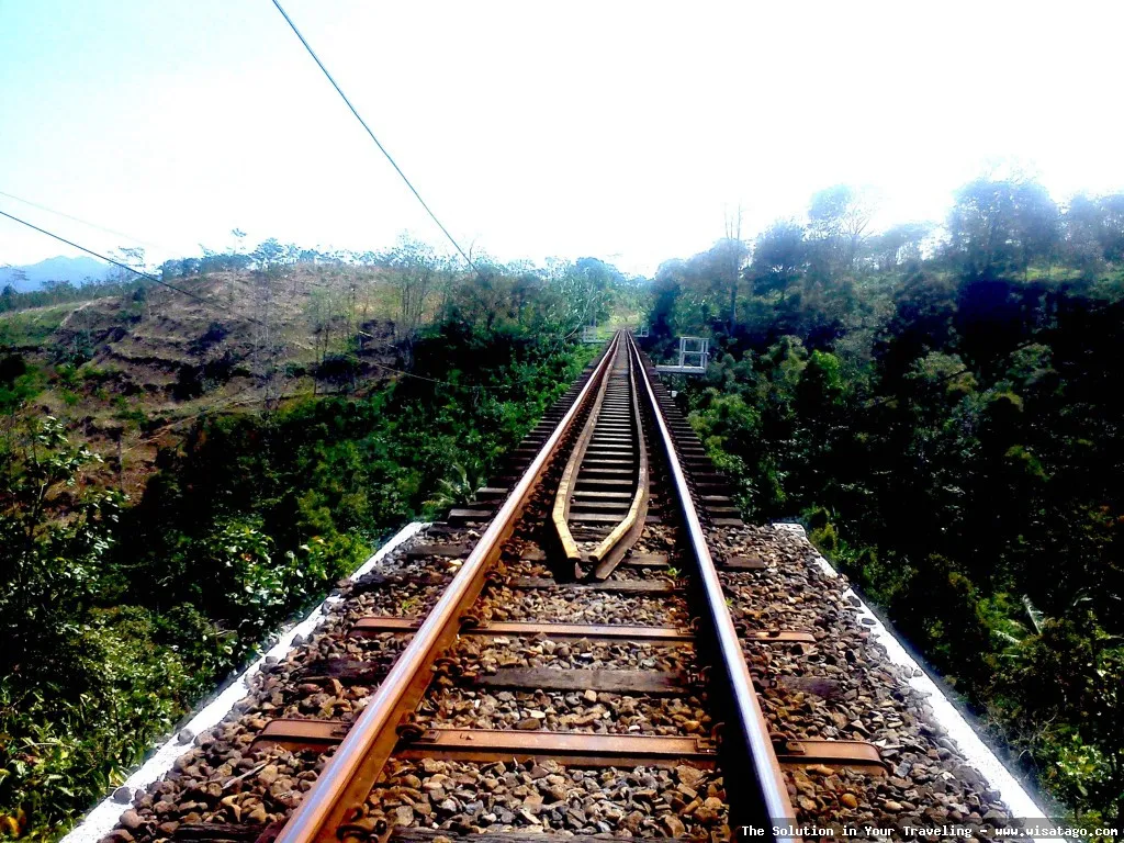 Lori Wisata Kalibaru, seru dan unik