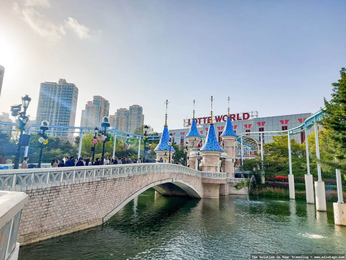 Lotte World: keseruan di taman hiburan