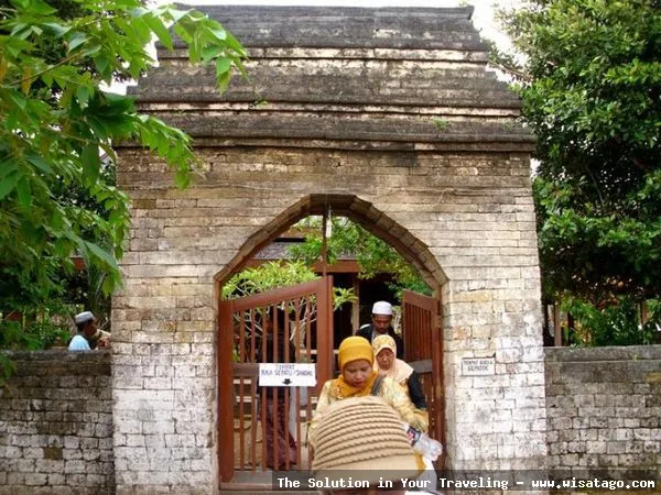 Makam Aer Mata Ebu, arsitektur Madura