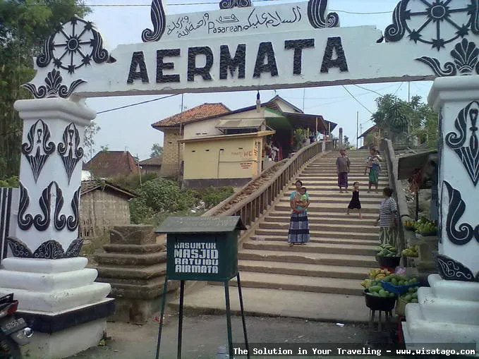 Makam Aer Mata Ebu yang megah