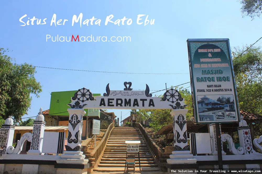 Makam Aer Mata Ebu yang megah.