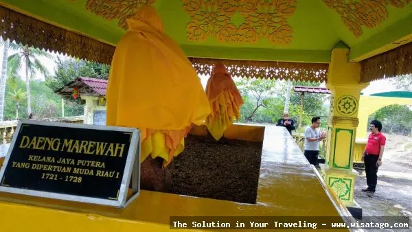 Makam Daeng Celak Dan Daeng Marewa